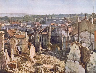 Rovine di Verdun dopo 8 mesi di bombardamenti, 1916-17 (dopo una foto a colori) da Jules Gervais Courtellemont